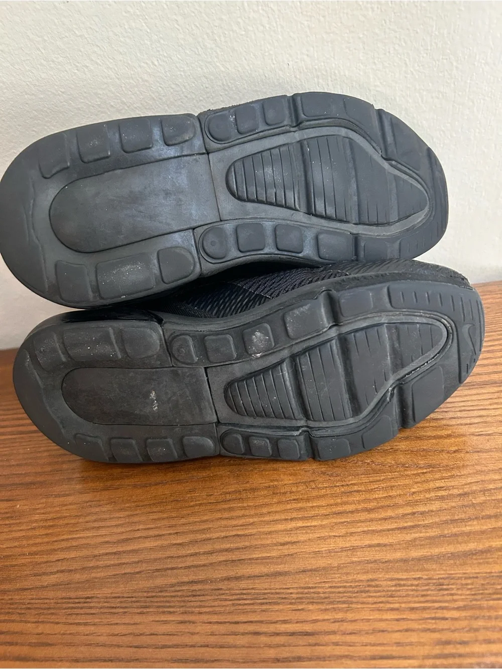 Nike Air Max 270 Black Mesh Slip-On Sneakers (Little Kid 13C)